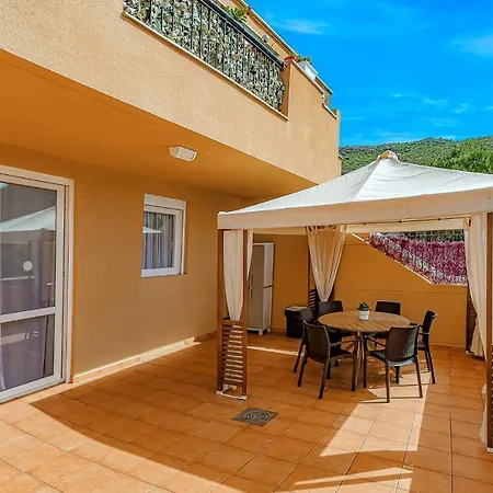 2-bed Amazing Ocean View Apartment