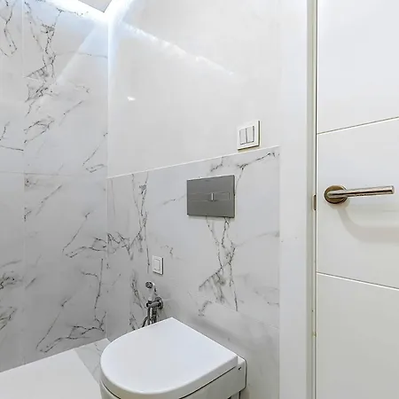 2-bed Amazing Ocean View 아데제